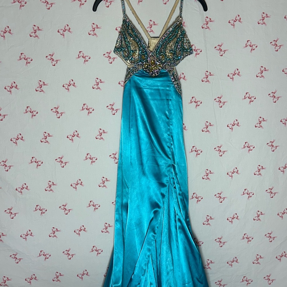 Elegant Teal Evening Gown
